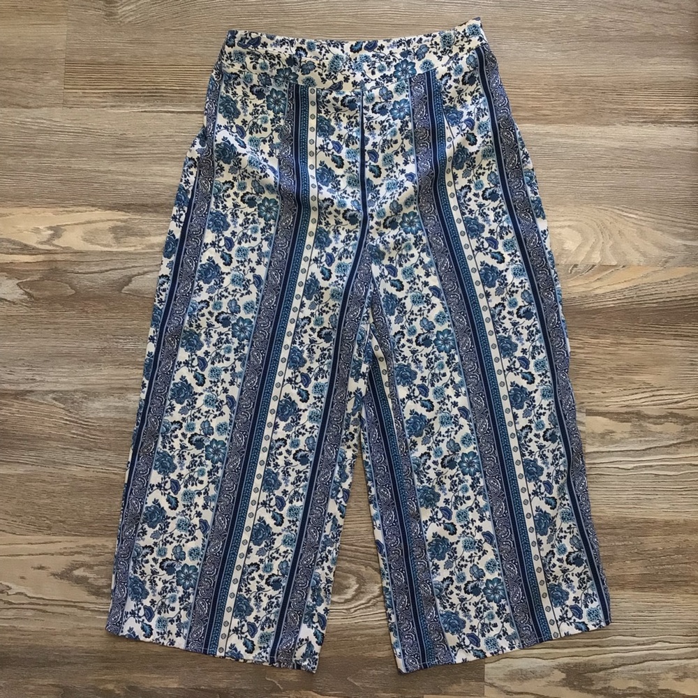 H&M Divided Blue White Floral Wide Leg Culotte Pants 6